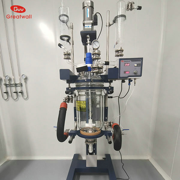 三層玻璃反應(yīng)釜產(chǎn)品特點(diǎn)