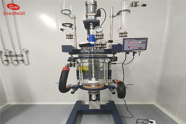 什么是夾套玻璃反應(yīng)釜（單層/雙層夾套）？